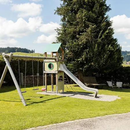 Farm stay Schaedlerhof Oberstaufen